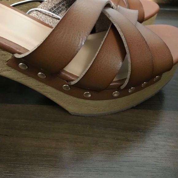 NWT Old Navy Women's Platform Faux Leather Clog Sandals Size 8 Cognac Brown - Picture 4 of 11